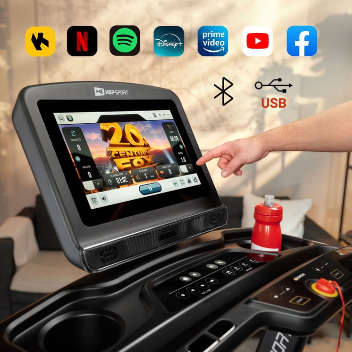 Während des Laufens ist es möglich, auf dem Bildschirm an der Vorderseite des Laufbands von Hop-Sport Videos anzuschauen, Podcasts zu hören oder soziale Medien zu nutzen.