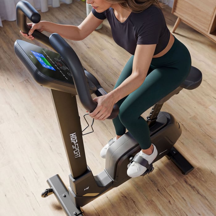 Hometrainer Altox von Hop-Sport verfügt über ein 32-stufiges magnetisches Widerstandssystem