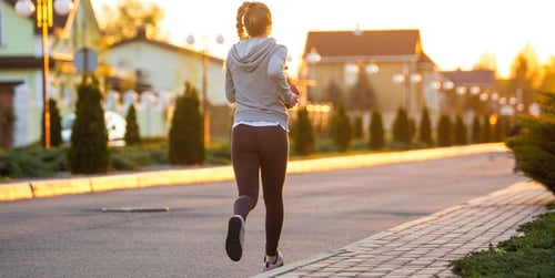 Auf leeren Magen joggen - sinnvoll oder riskant?