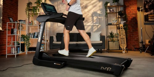 HIIT Laufband Training: schnell Fett verbrennen & Ausdauer steigern?