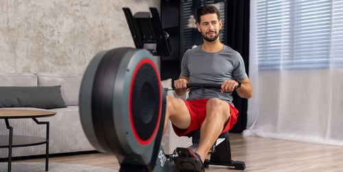 Welche Fitnessgeräte für zuhause eignen sich für den Muskelaufbau?