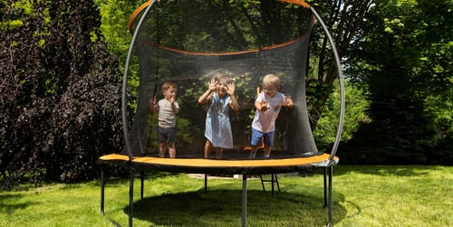 Trampolin springen: Alles, was Sie über diesen Trendsport wissen müssen