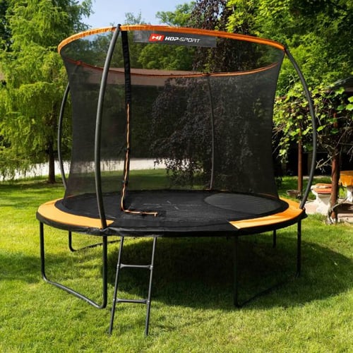 Hop-Sport-Trampolin auf dem Rasen im Garten