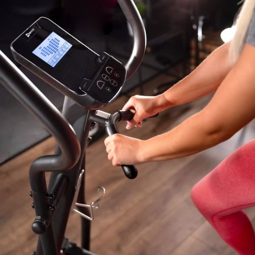 Hop-Sport Crosstrainer mit Display mit Kalorienverbrauch und ergonomischen Griffen.