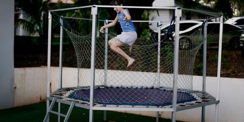 Mit dem Trampolin abnehmen: So schmelzen die Pfunde!
