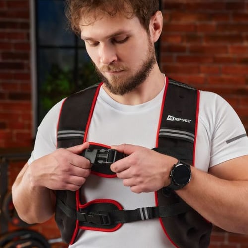 Hop-Sport Gewichtsweste im Test – Einstellen der Schnalle der Trainingsweste