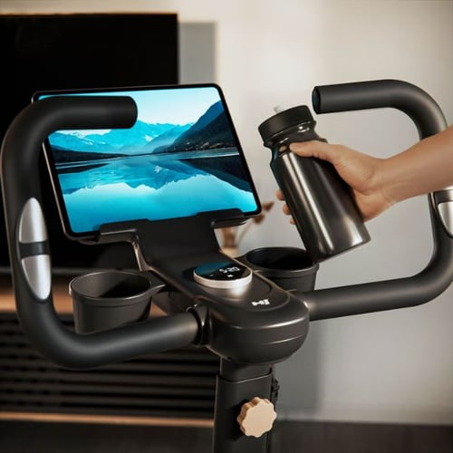 Hop-Sport Stepper Lenker mit Tablet-Halterung, Display und Flaschenhalter beim Heimtraining