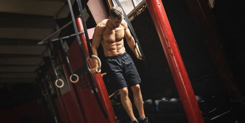 Muscle Up Technik erklärt – von Pull-Up zum explosiven Übergang