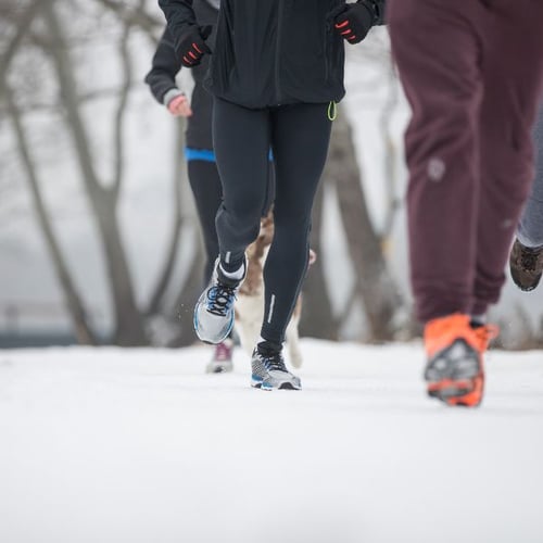 Laufen im Winter bei Schnee und Kälte