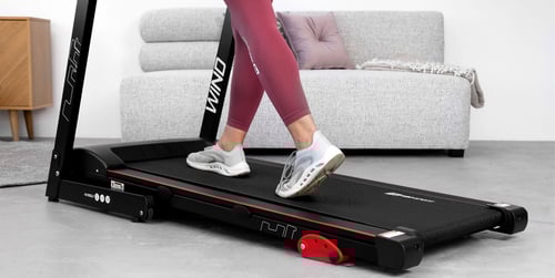 Geschwindigkeit auf dem Laufband: Tipps für das perfekte Tempo beim Laufen