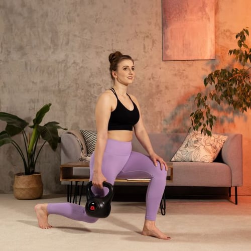 Kettlebell Ausfallschritt mit Hop-Sport für starkes Beintraining