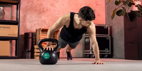 Sport für zuhause: Die besten Übungen und Equipment