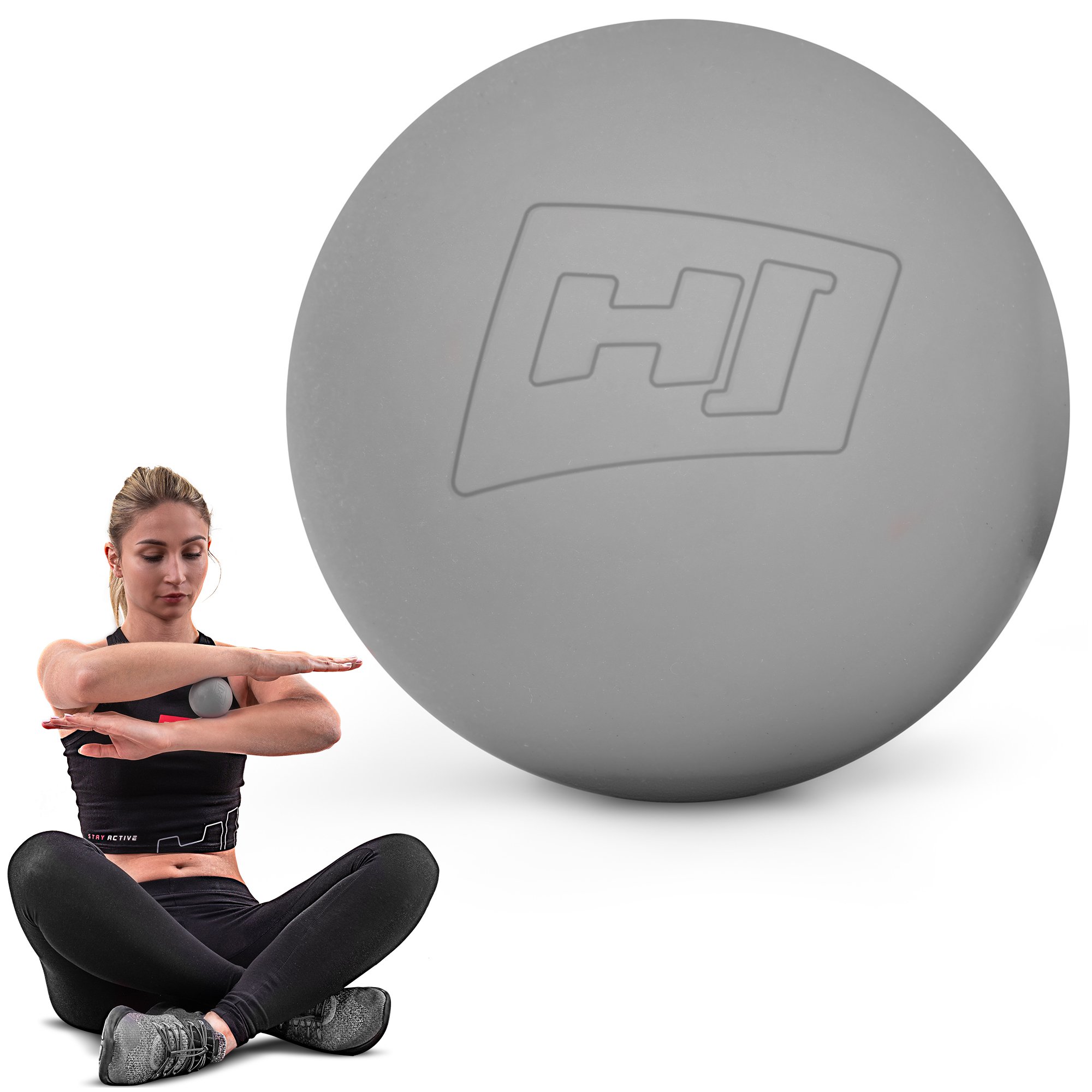 Selbstmassage mit Faszienball von Hop-Sport zur Entspannung verspannter Muskeln nach dem Training