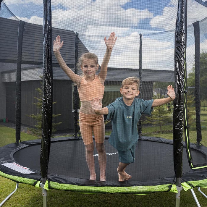 Das außenliegende Sicherheitsnetz für Trampolin 8FT HS-TON008Z von Hop-Sport