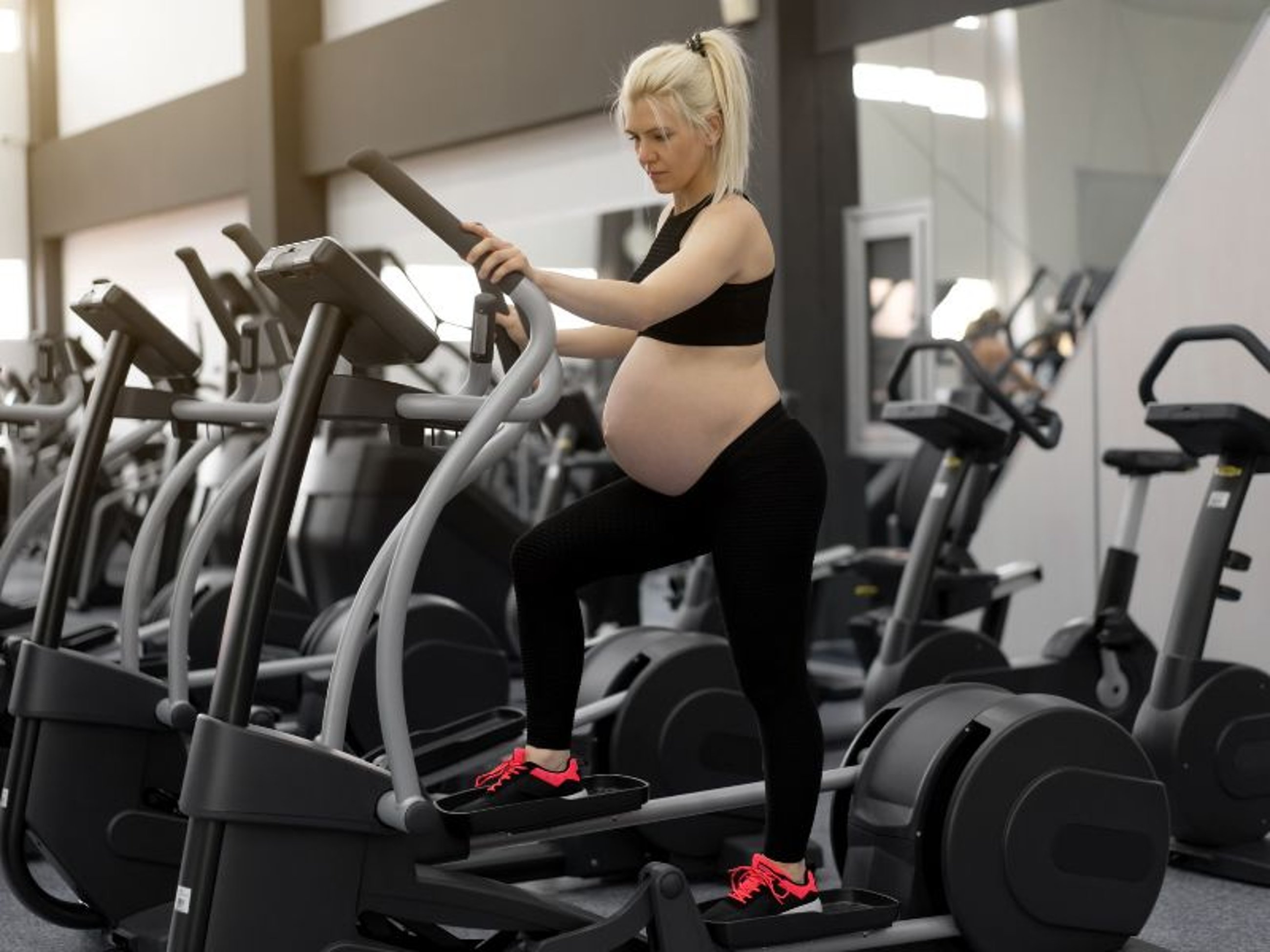 Crosstrainer-Training in der Schwangerschaft
